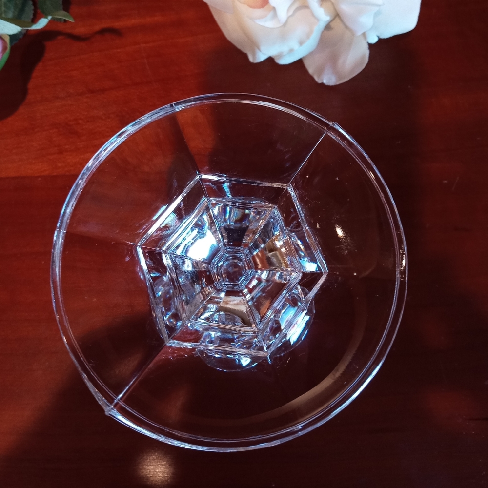 Glass candle holders set of two 4" tall            🌺excellent condition 🌺 - Picture 5 of 5